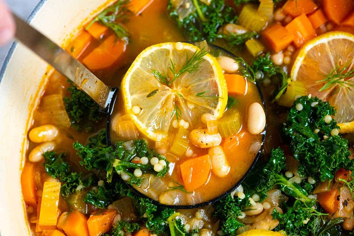 Easy White Bean Soup: Your Wholesome Weeknight Comfort Meal